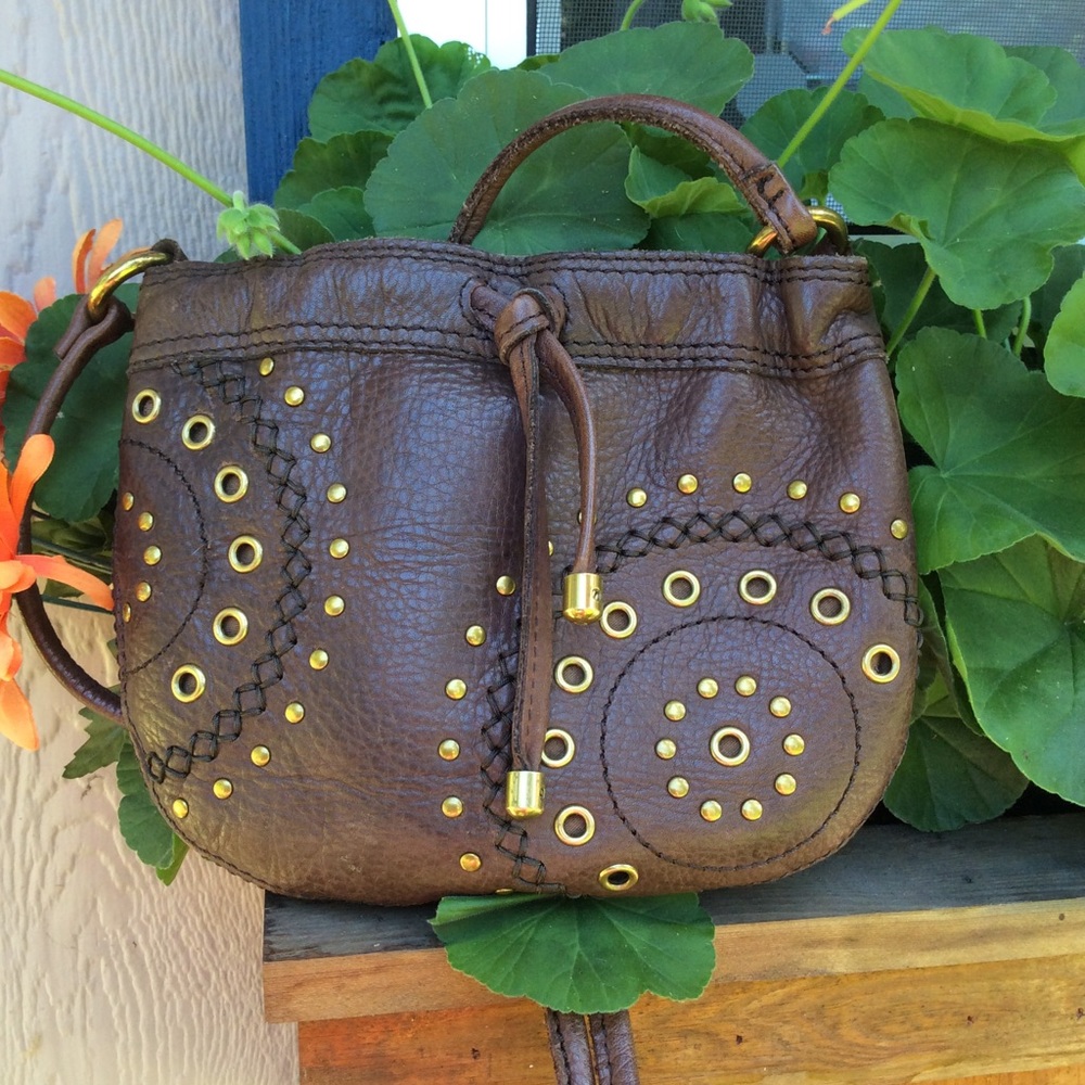 Fossil crossbody brown leather pouch design